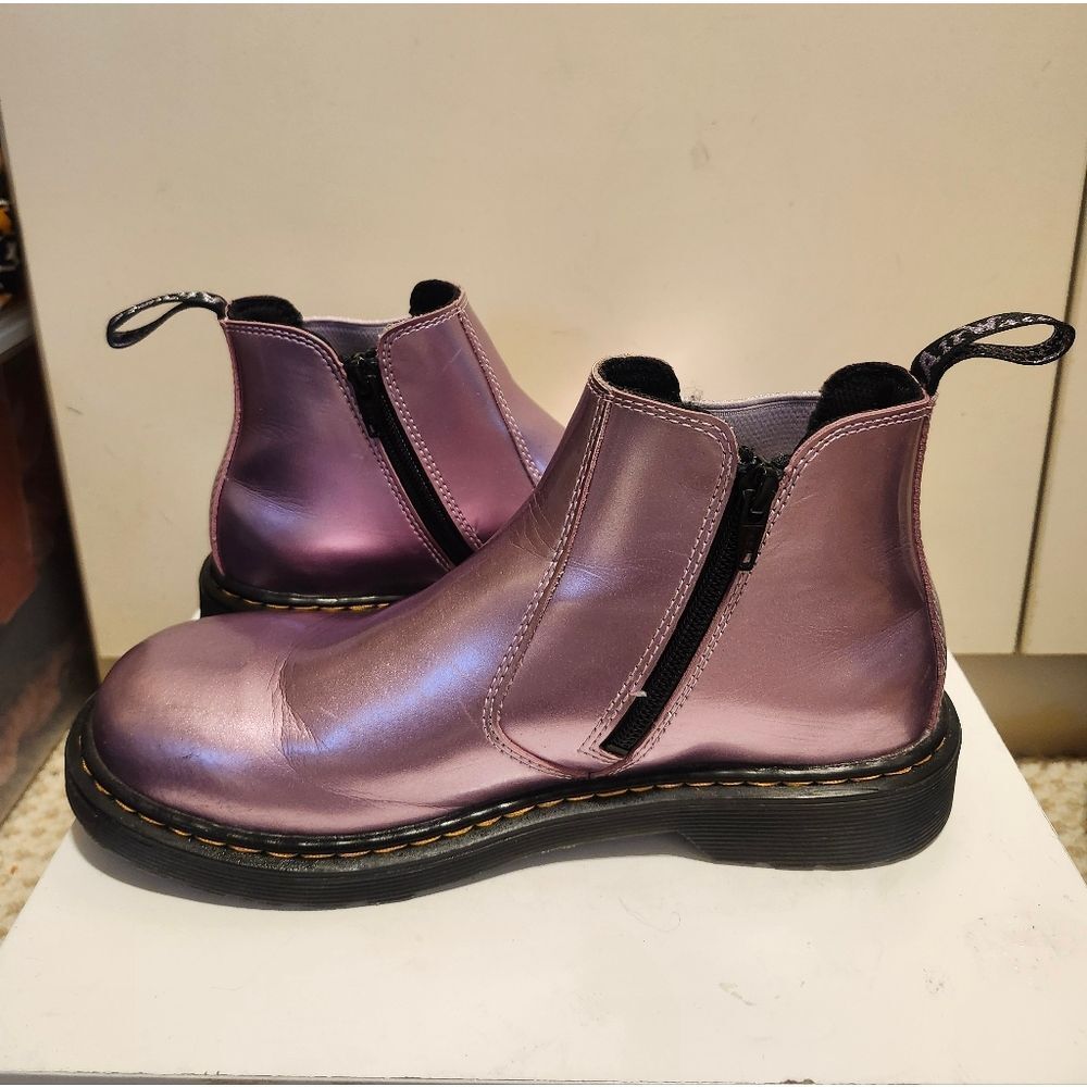Dr. Martens 2976Y Metallic Pink Leather Glitter Gore Chelsea Boots Womens 7/38 - Picture 2 of 9